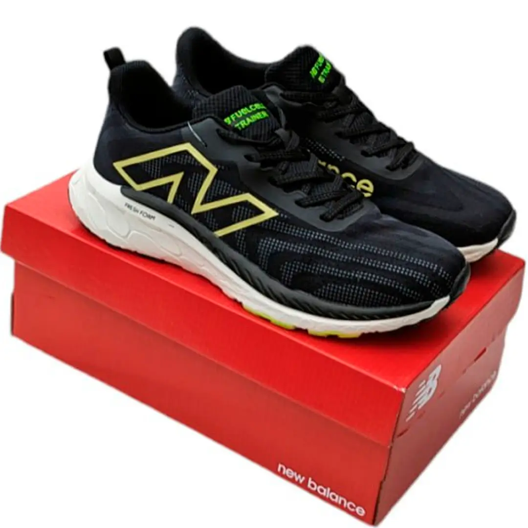 Чоловічі кросівки New Balance Fresh Foam чорні з салатовим