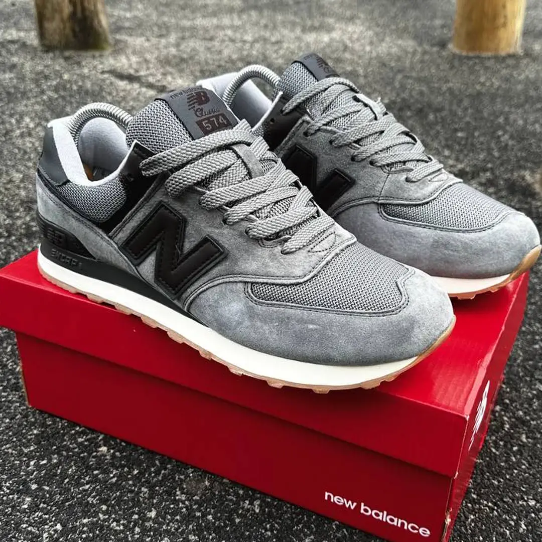 Кросівки New Balance Classic сірі замша