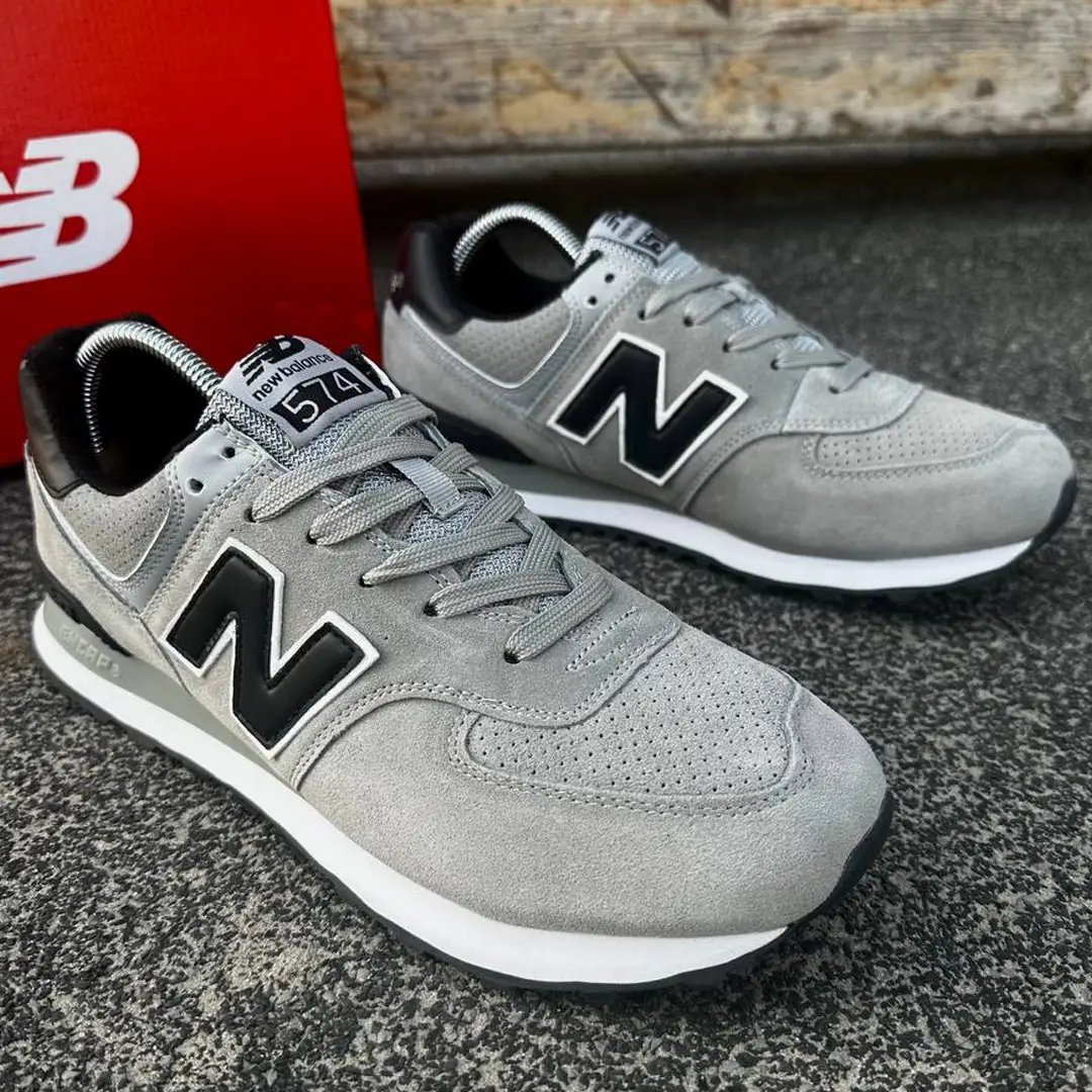 Кросівки New Balance сірі чорне лого