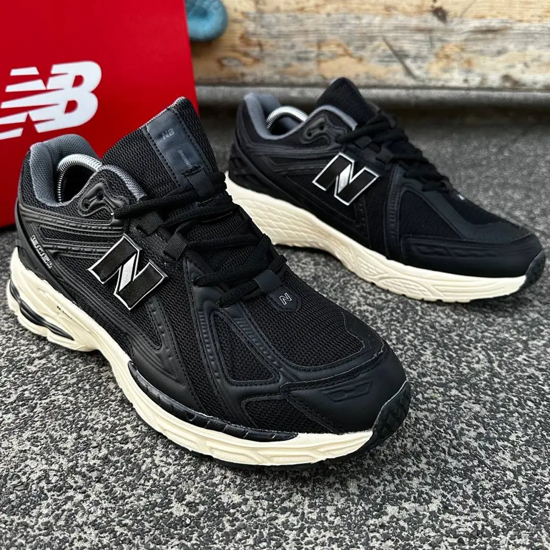 New Balance r чорні Ліцензія