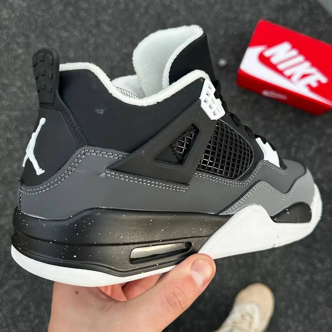 ЗИМОВІ КРОСІВКИ Nike Air Jordan Retro Cosmo ЗИМОВІ КРОСІВКИ Nike Air Jordan Retro Cosmo