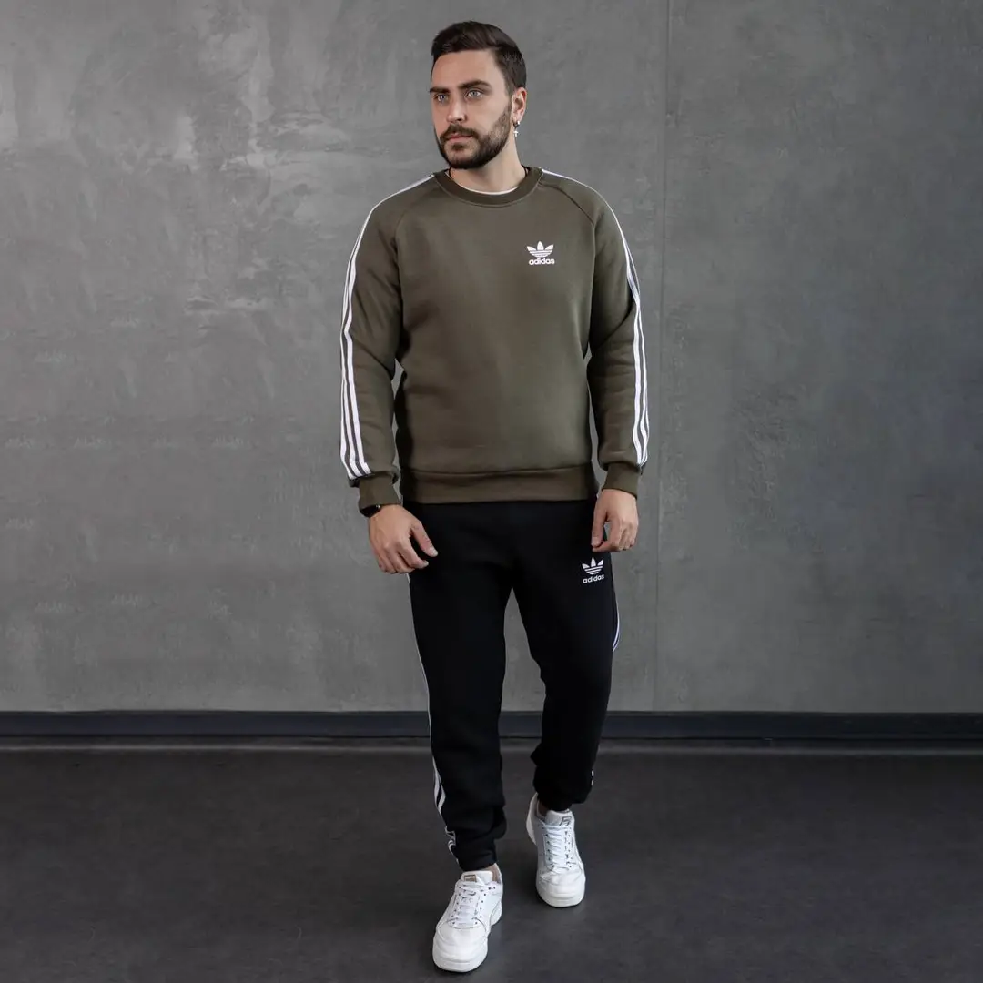 Чоловічий зимовий спортивний костюм adidas хакі Чоловічий зимовий спортивний костюм adidas хакі