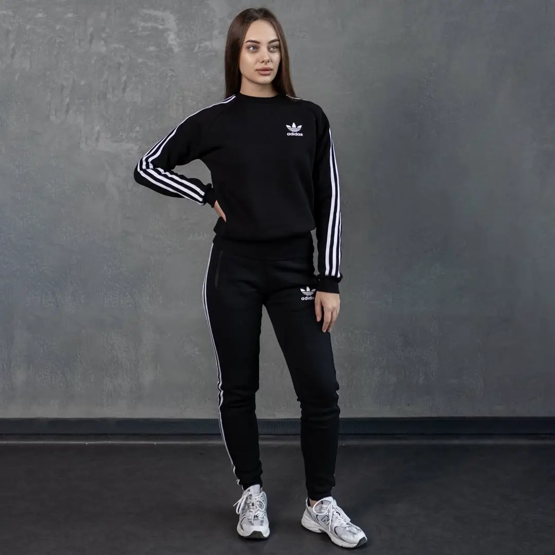 Жіночий зимовий спортивний костюм adidas чорний