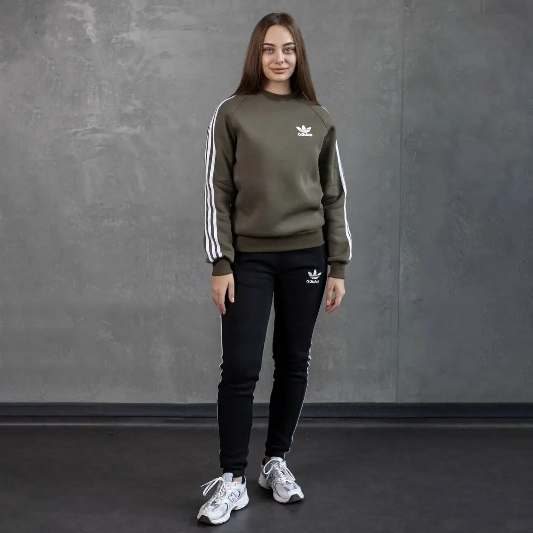 Жіночий зимовий спортивний костюм adidas хакі