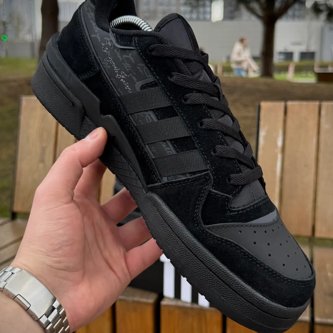 Adidas Forum Exhibit Low . (all black)