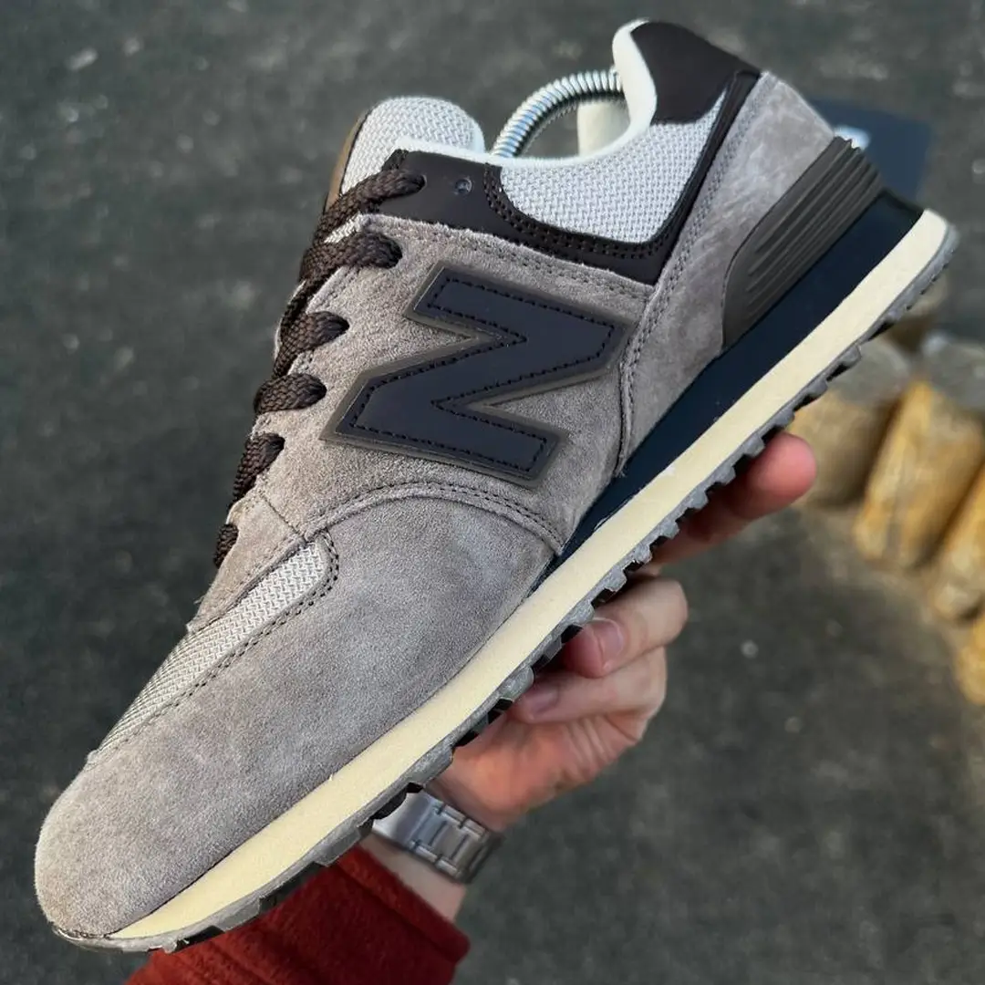 New Balance Classic коричневі замша