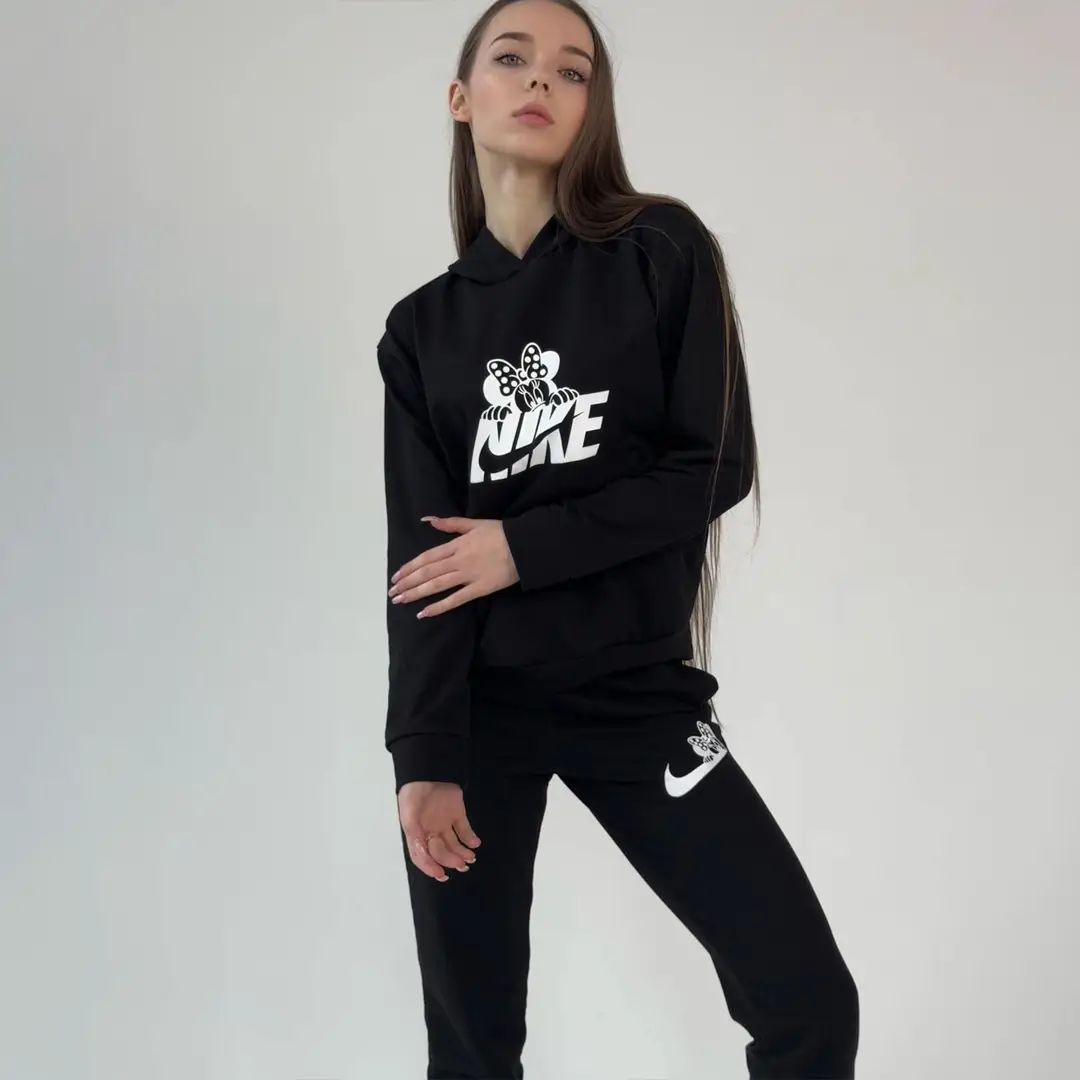 Жіночий спортивний костюм Nike чорний