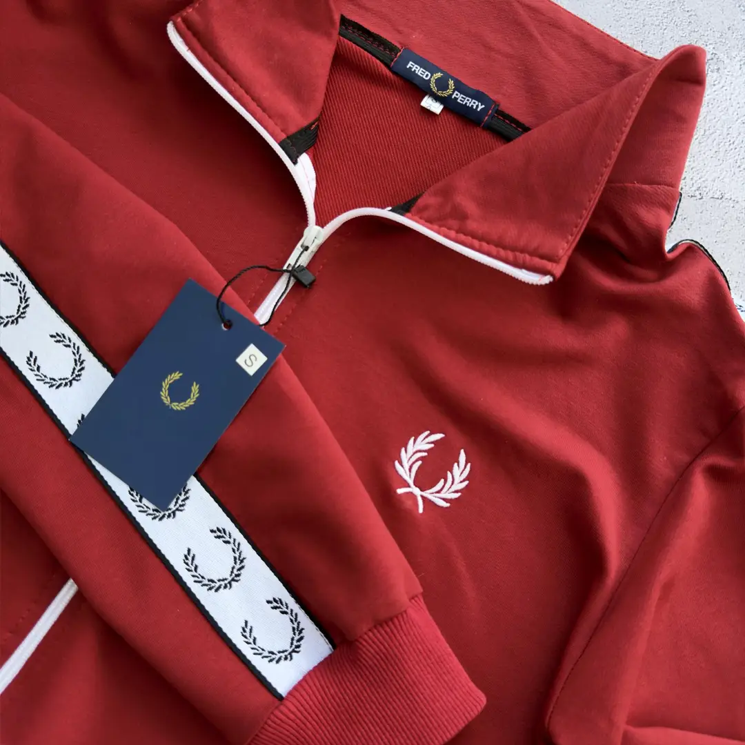 Кофта Fred Perry червона