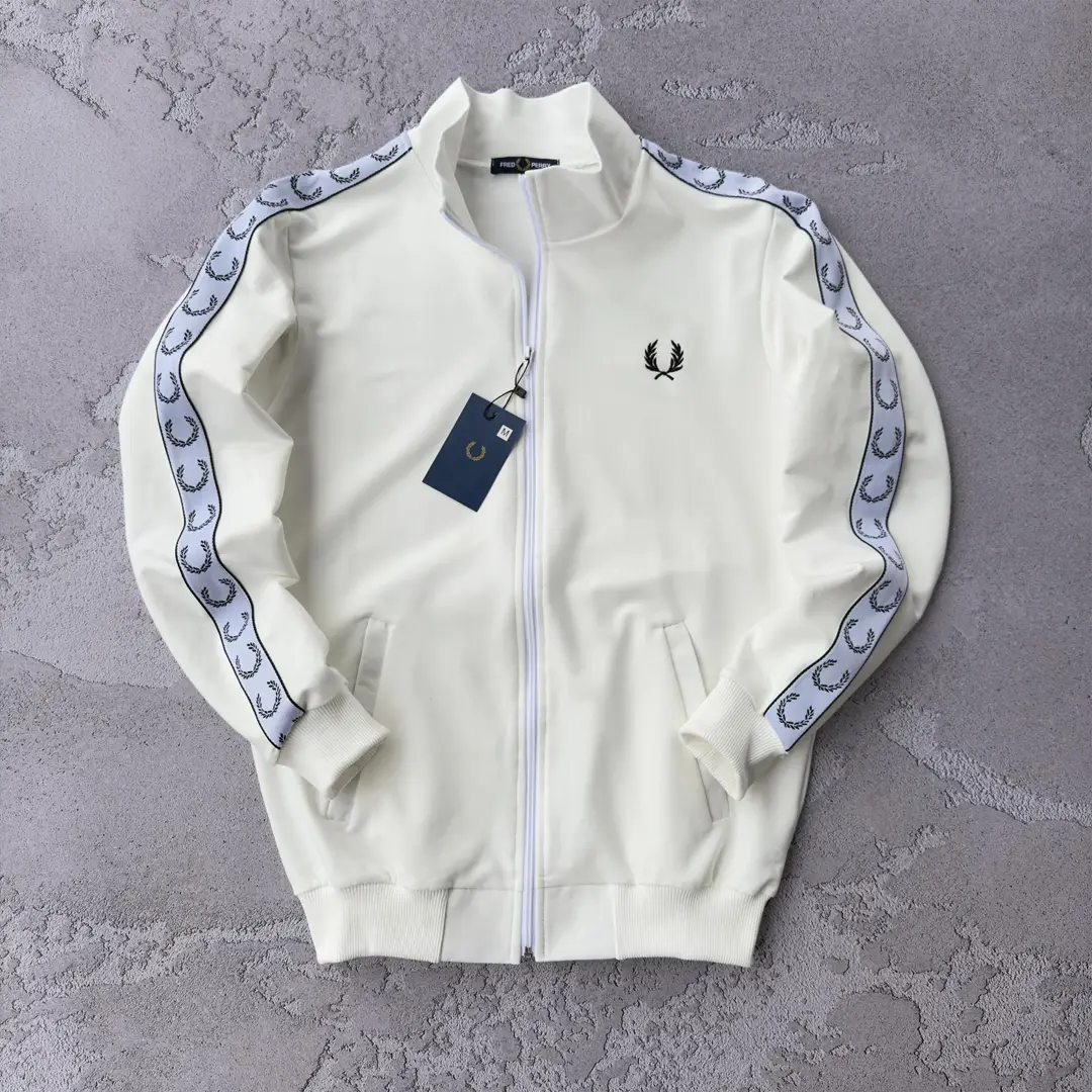 Кофта Fred Perry молочна