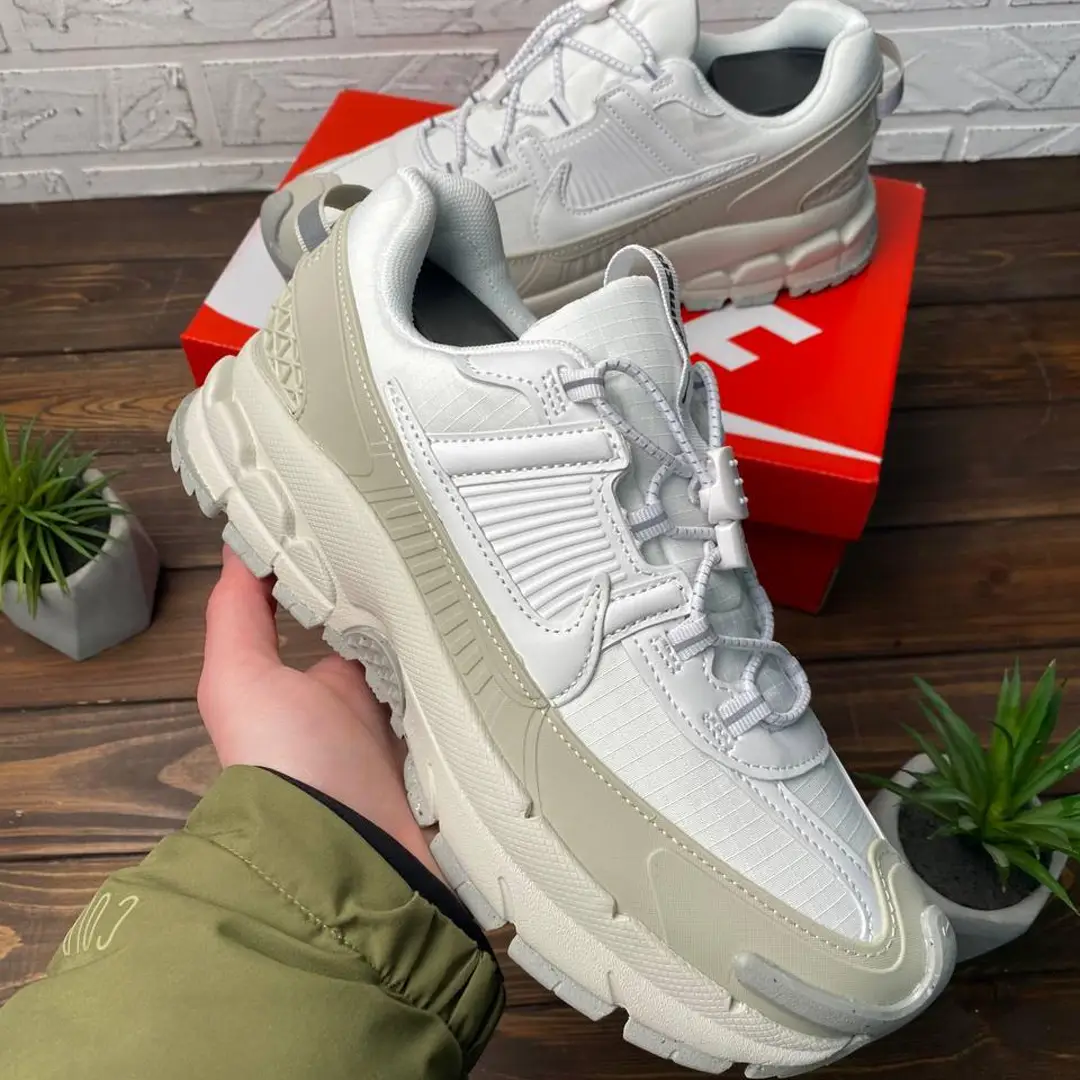 Кросівки Nike Zoom Vomero Roam Summit White