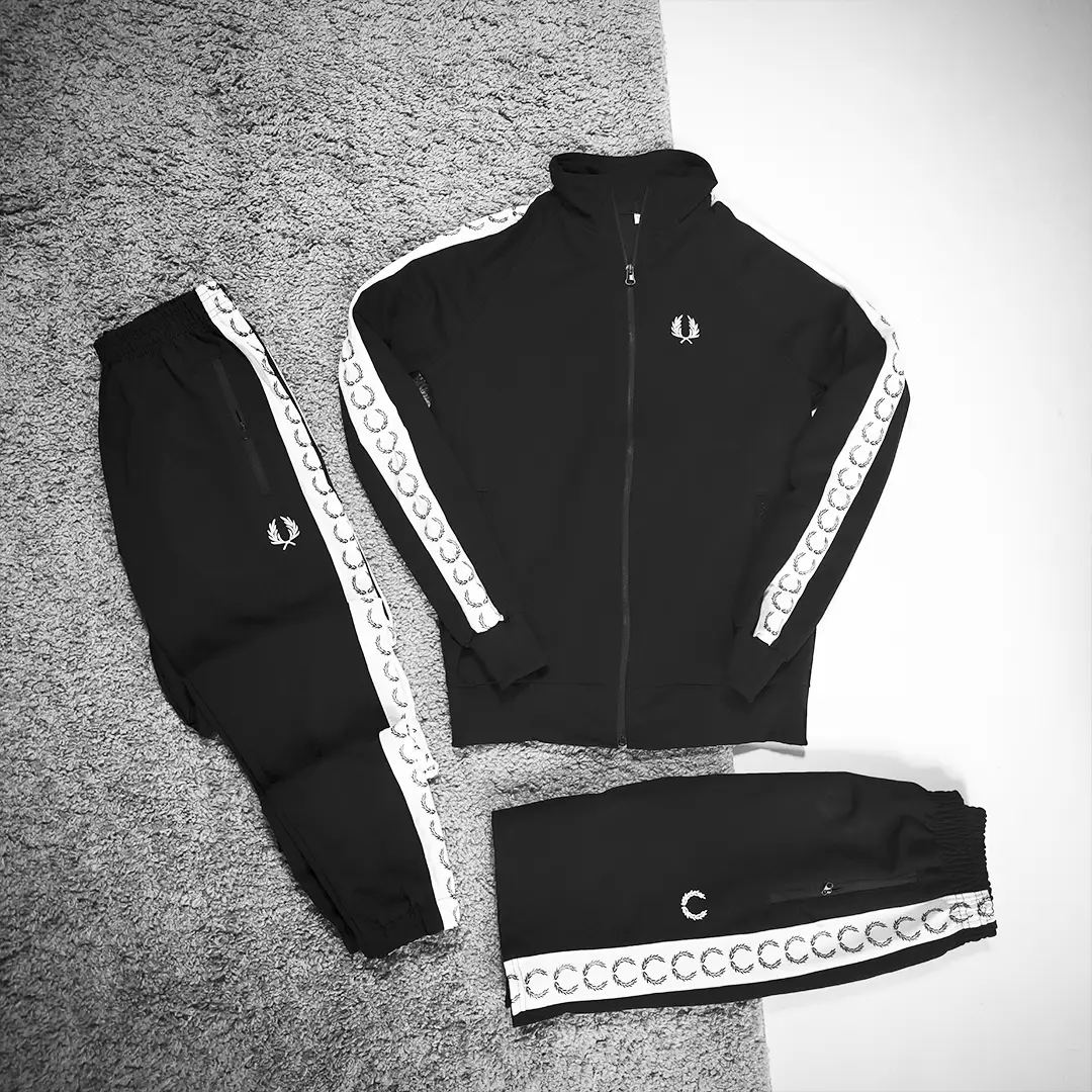 Спортивний одяг Чоловічий комплект Fred Perry чорний (штани + зіп кофта + шорти) Магазин Орхідея Чоловічий комплект Fred Perry чорний (штани + зіп кофта + шорти)