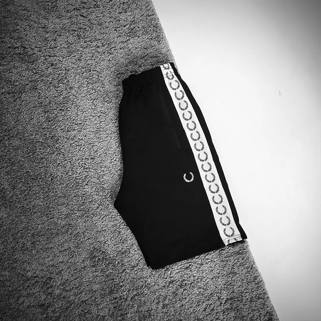 Спортивний одяг Чоловічий комплект Fred Perry чорний (штани + зіп кофта + шорти) Магазин Орхідея Чоловічий комплект Fred Perry чорний (штани + зіп кофта + шорти)