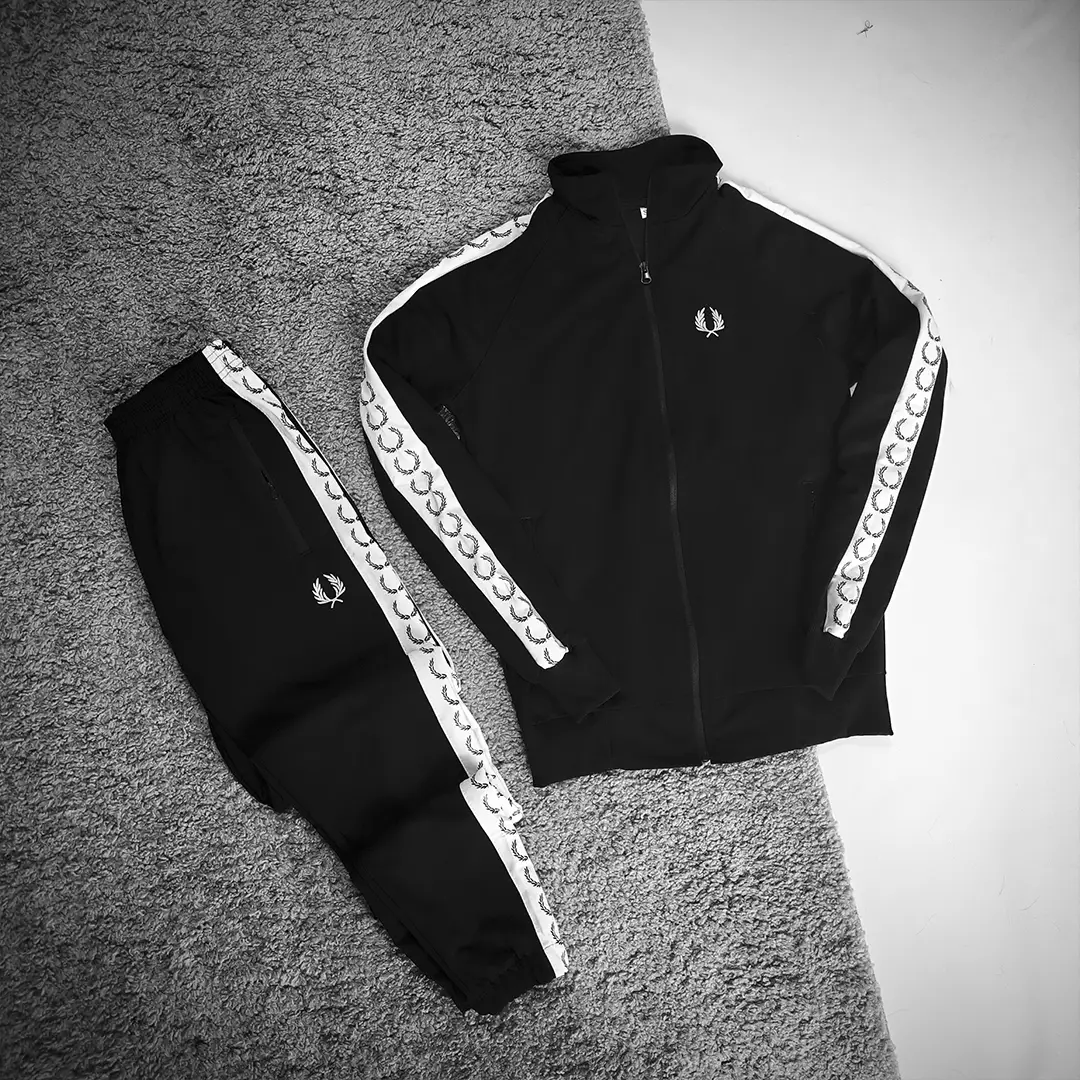 Спортивний одяг Чоловічий комплект Fred Perry чорний (штани + зіп кофта + шорти) Магазин Орхідея Чоловічий комплект Fred Perry чорний (штани + зіп кофта + шорти)