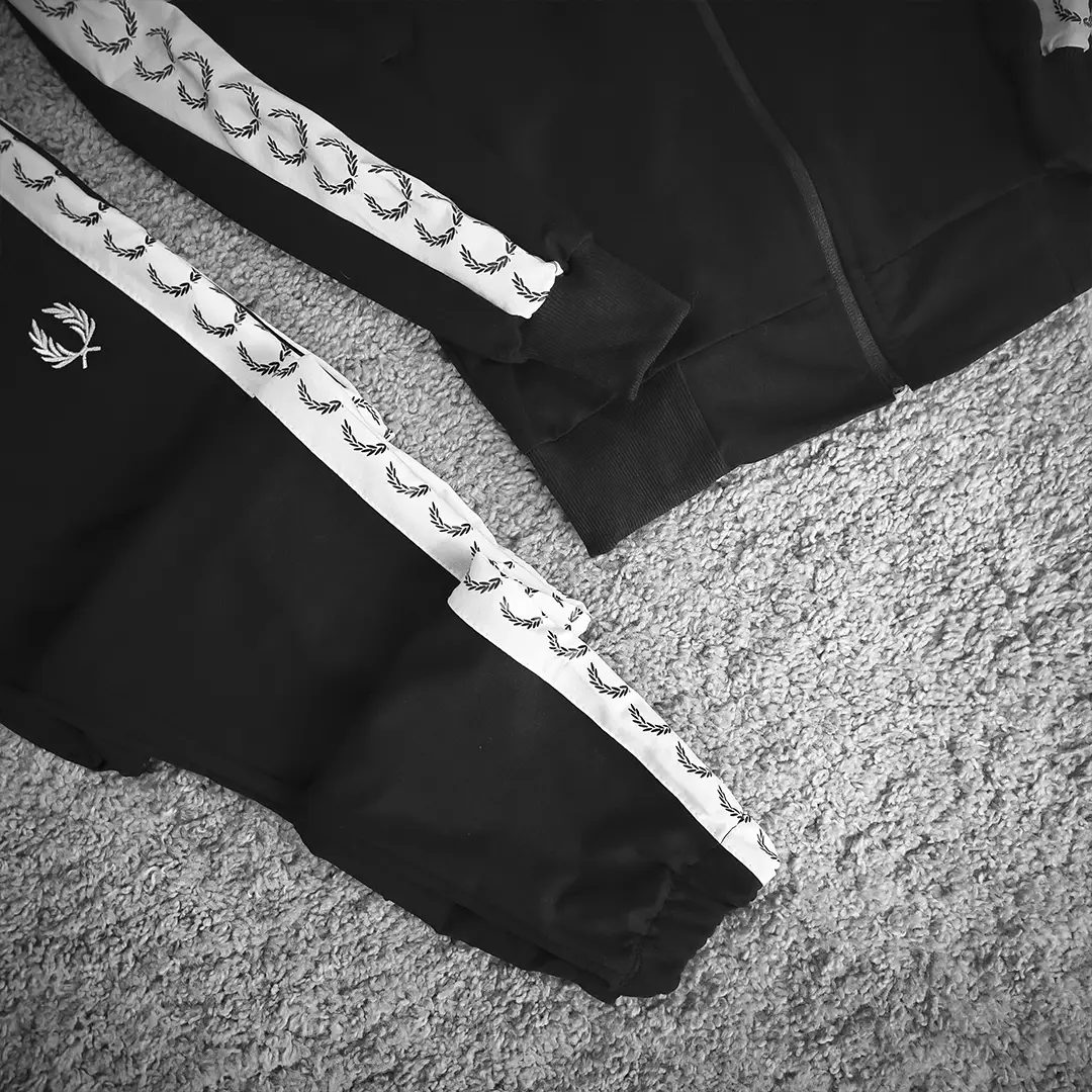 Спортивний одяг Чоловічий комплект Fred Perry чорний (штани + зіп кофта + шорти) Магазин Орхідея Чоловічий комплект Fred Perry чорний (штани + зіп кофта + шорти)