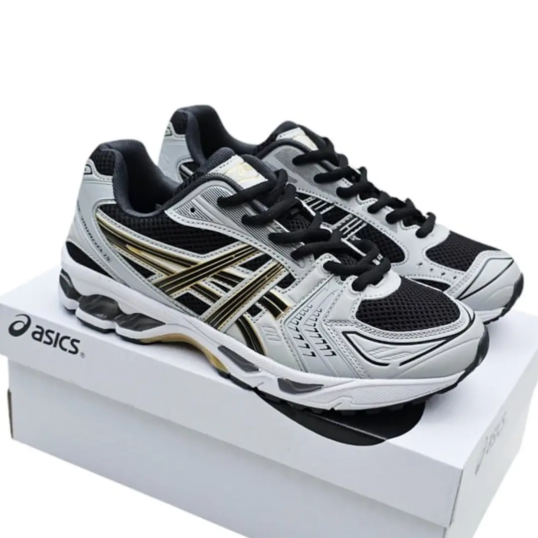 Взуття Чоловічі кросівки Adidas SAMBA (black & gray) Магазин Орхідея Кросівки Asics Gel Vahaon (сірі)