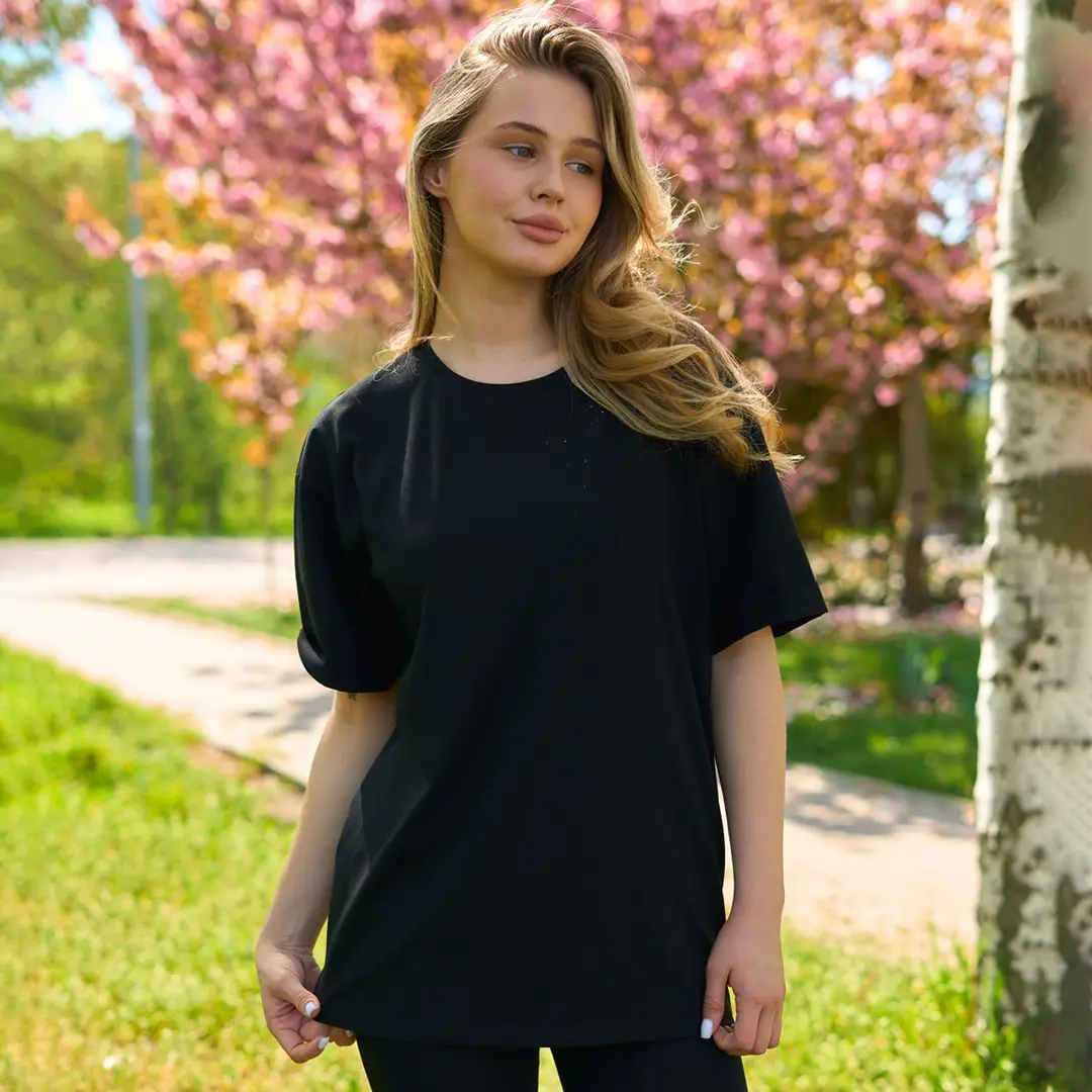 Взуття Кросівки Adidas INIKI (темно-сірі) Магазин Орхідея Футболка жіноча Jully (чорна)