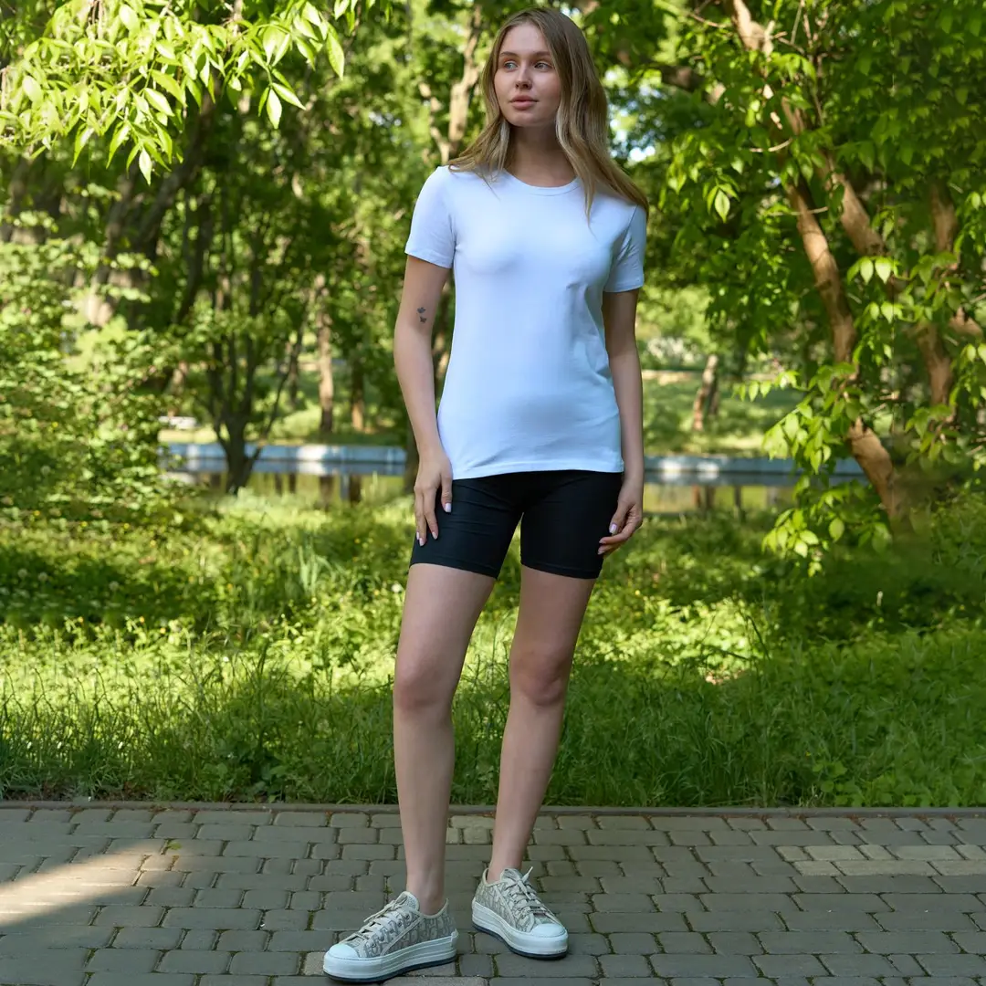 Взуття Кросівки Adidas Ozweego (brown) Магазин Орхідея Комплект жіночий Flow біла футболка + чорні велосипедки