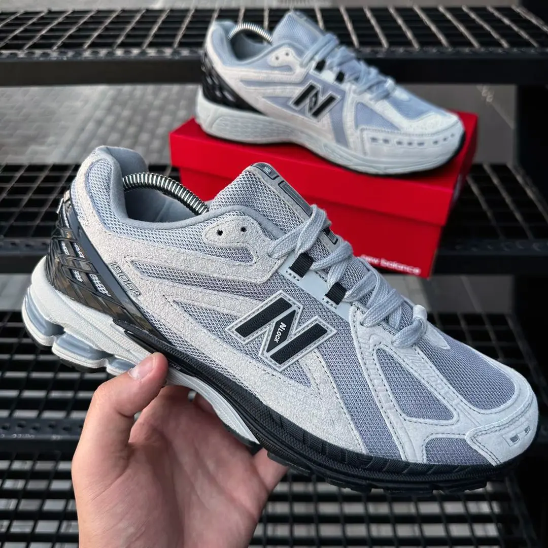 Чоловічі кросівки New Balance R (сірі з чорним)