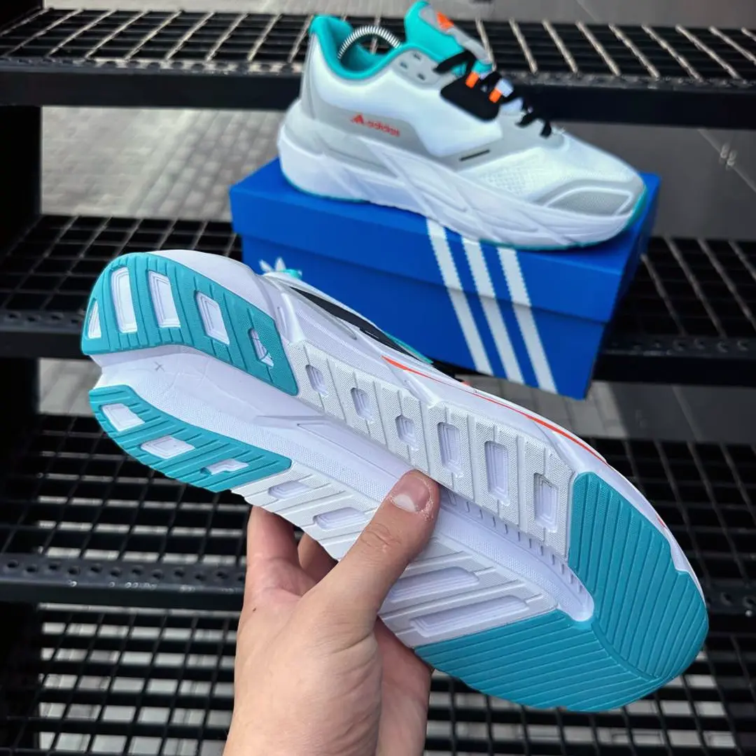 Кросівки Adidas Adistar . (color)