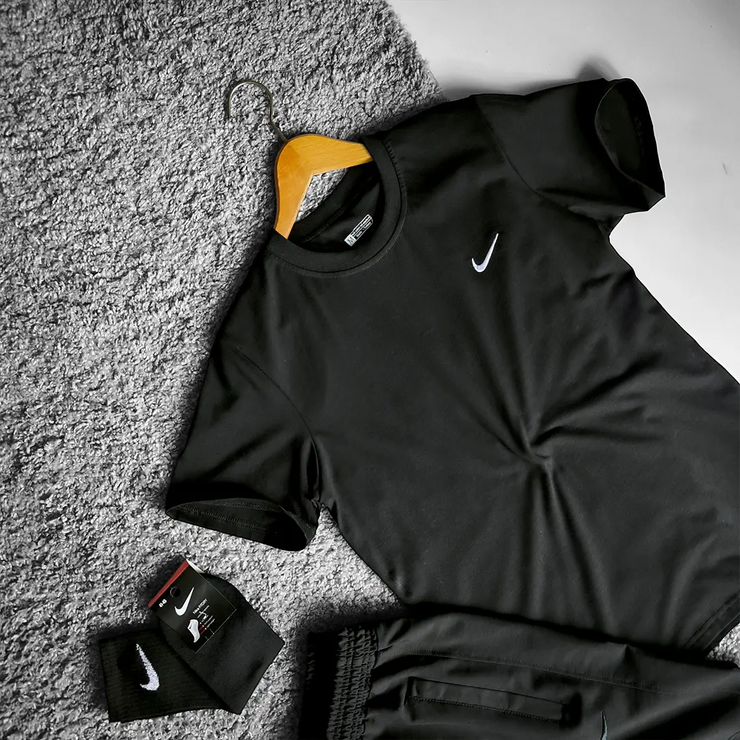 Літній комплект Літній чоловічий комплект Nike (футболка + шорти) Магазин Орхідея Літній чоловічий комплект Nike (футболка + шорти)