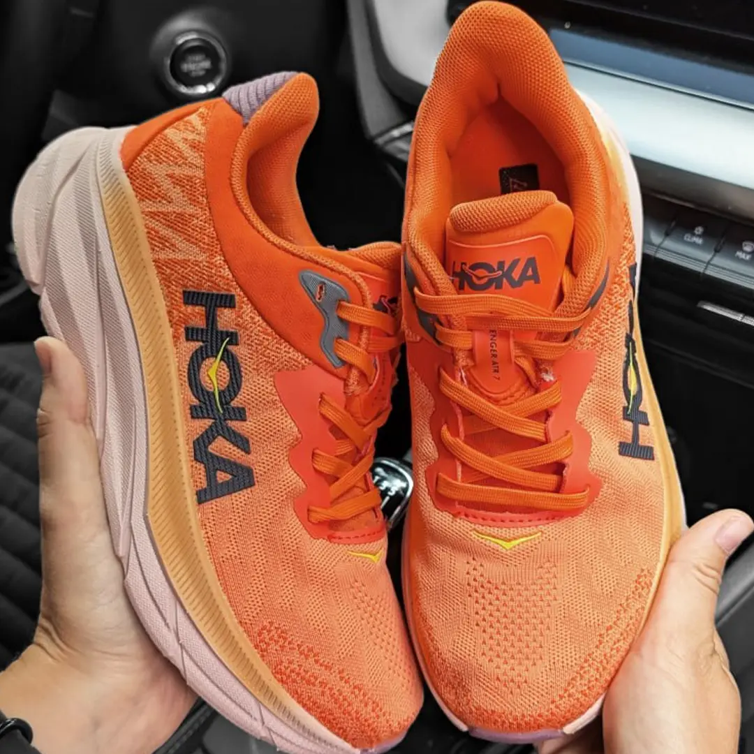 кросівки Hoka Challenger (помаранчеві)