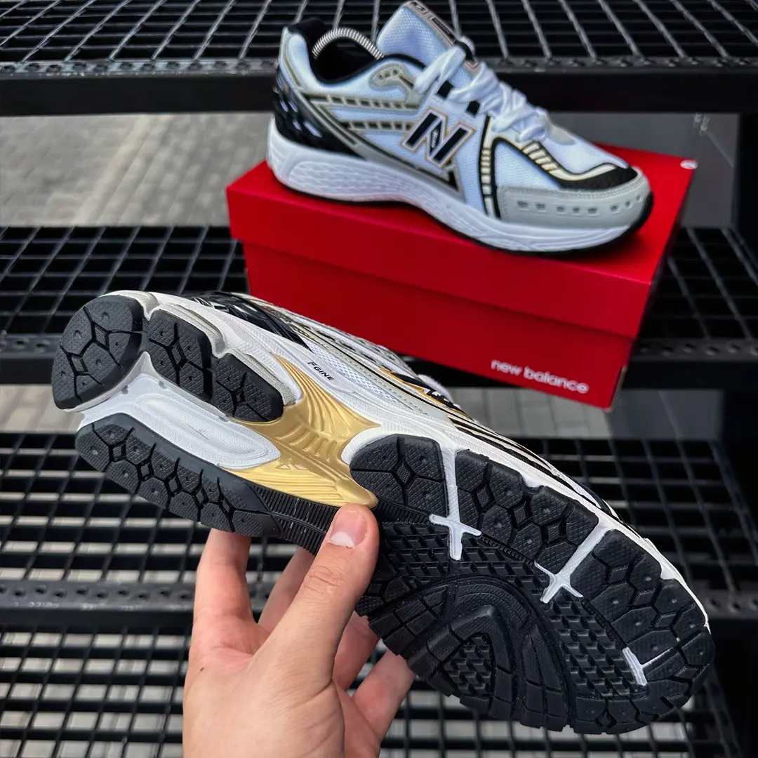 Кросівки New Balance R (WhiteMetallicGold)