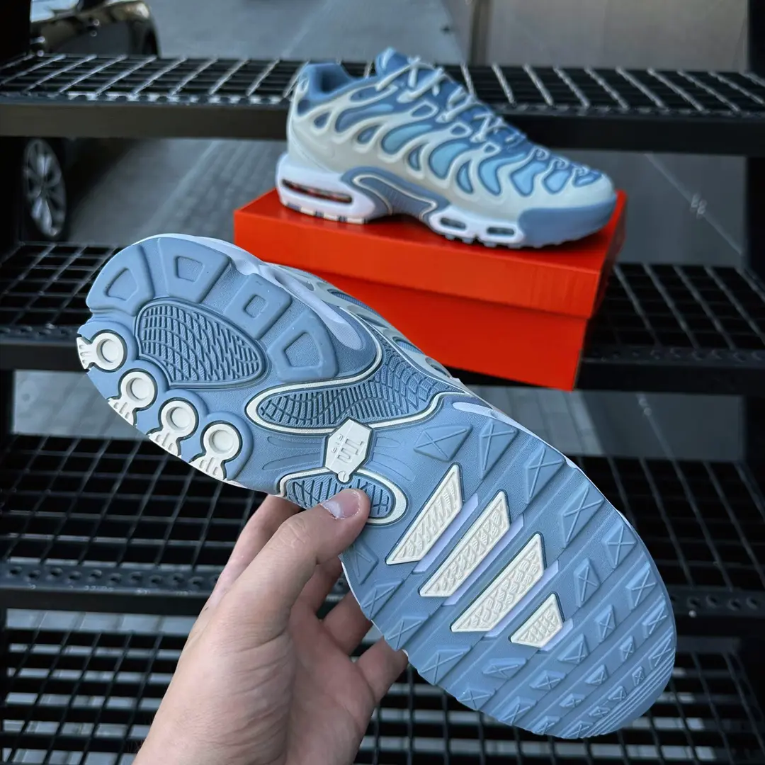 Кросівки Nike Air TN Plus Drift (blue tint)