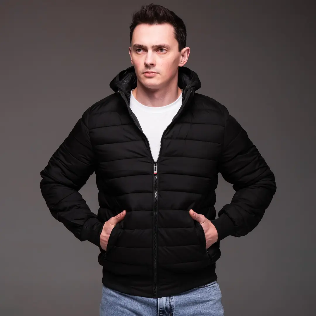 Демісезонна утеплена куртка (чорна)