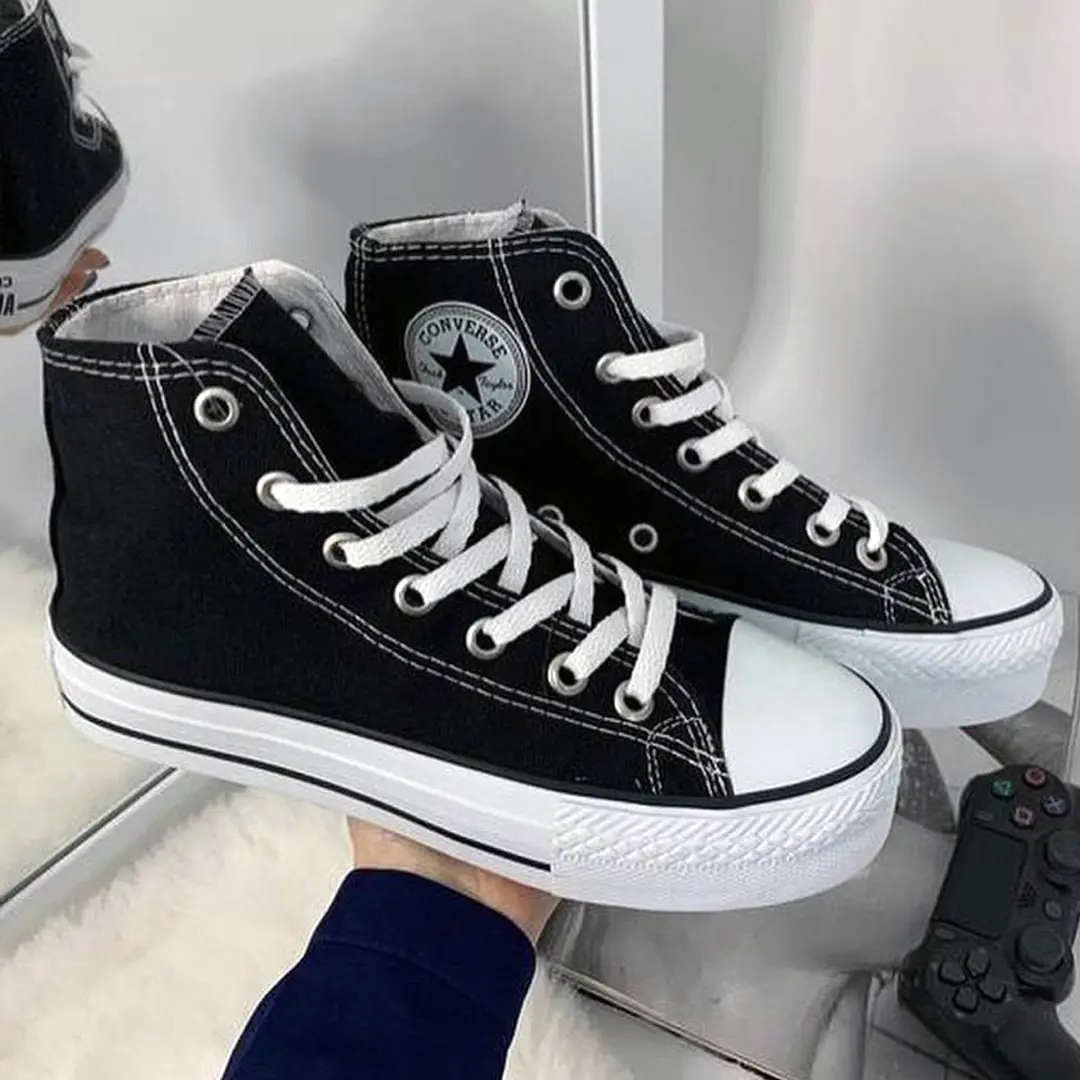 на платформі Converse All Star