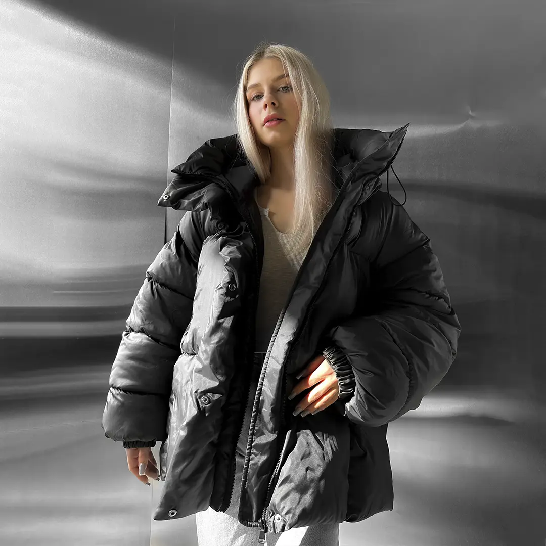 Жіночий пуховик (чорний)
