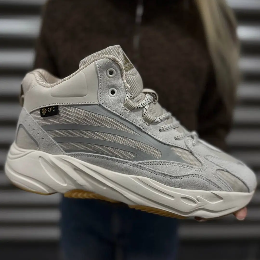 Зимові термо вологозахисні кросівки Adidas Yeezy Boost (light beige)