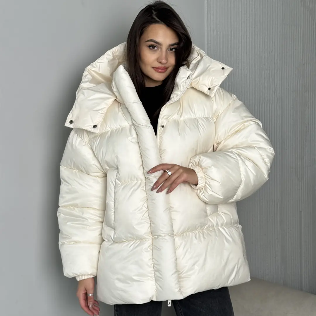 Жіночий дутий пуховик (молоко)