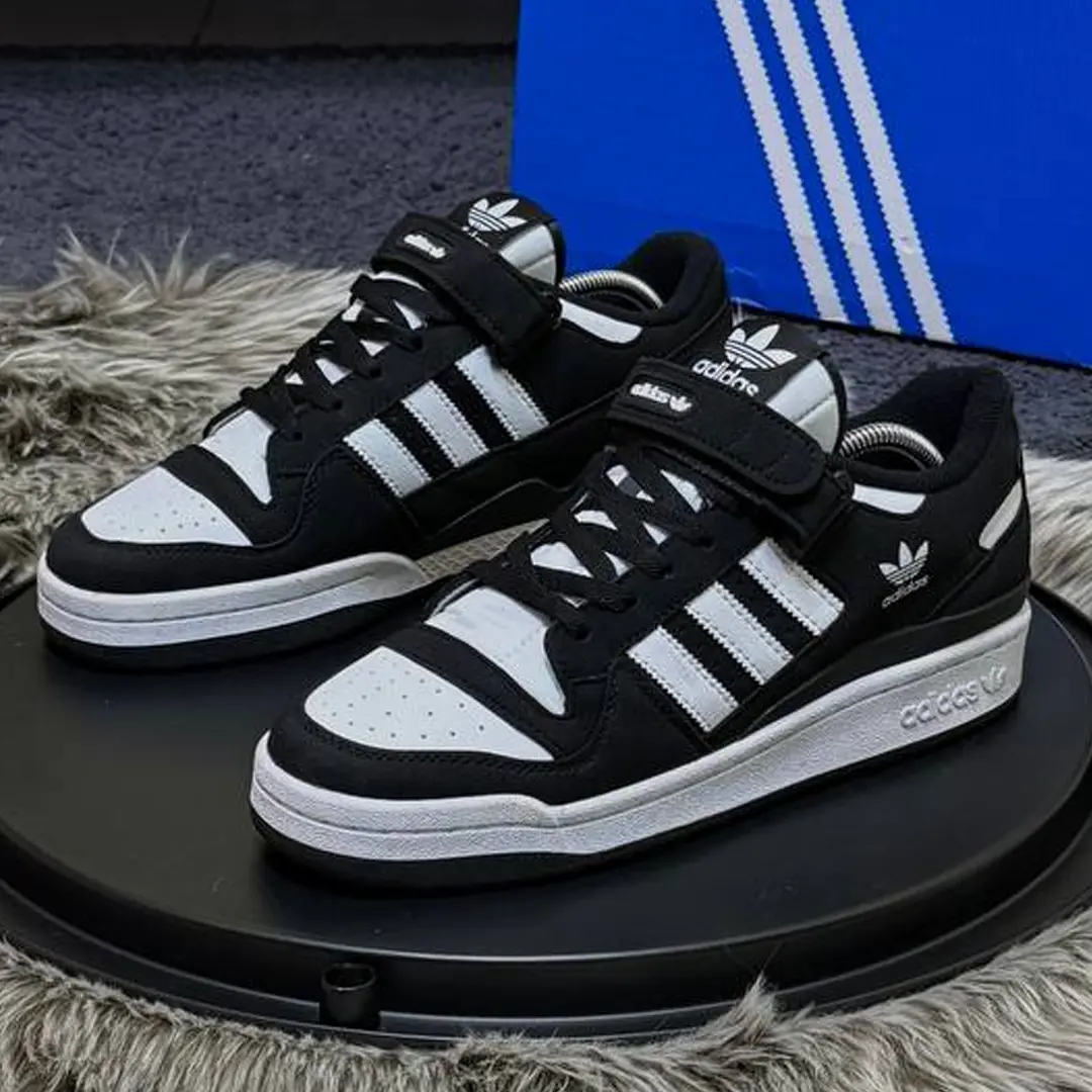 Кросівки Adidas Forum low (black & white)
