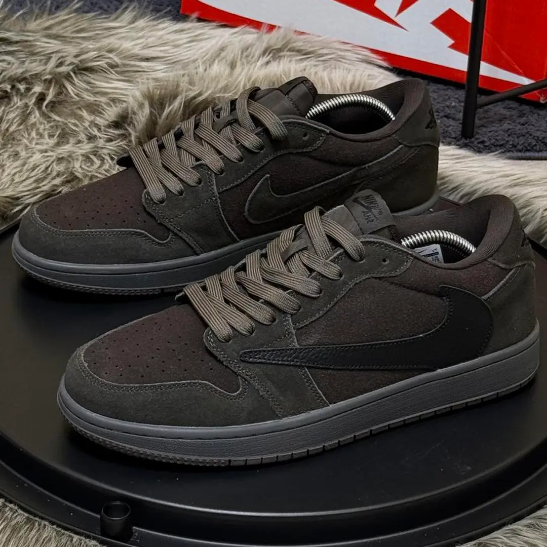Кросівки Nike Air Jordan low x Travis Scott (chocolate)