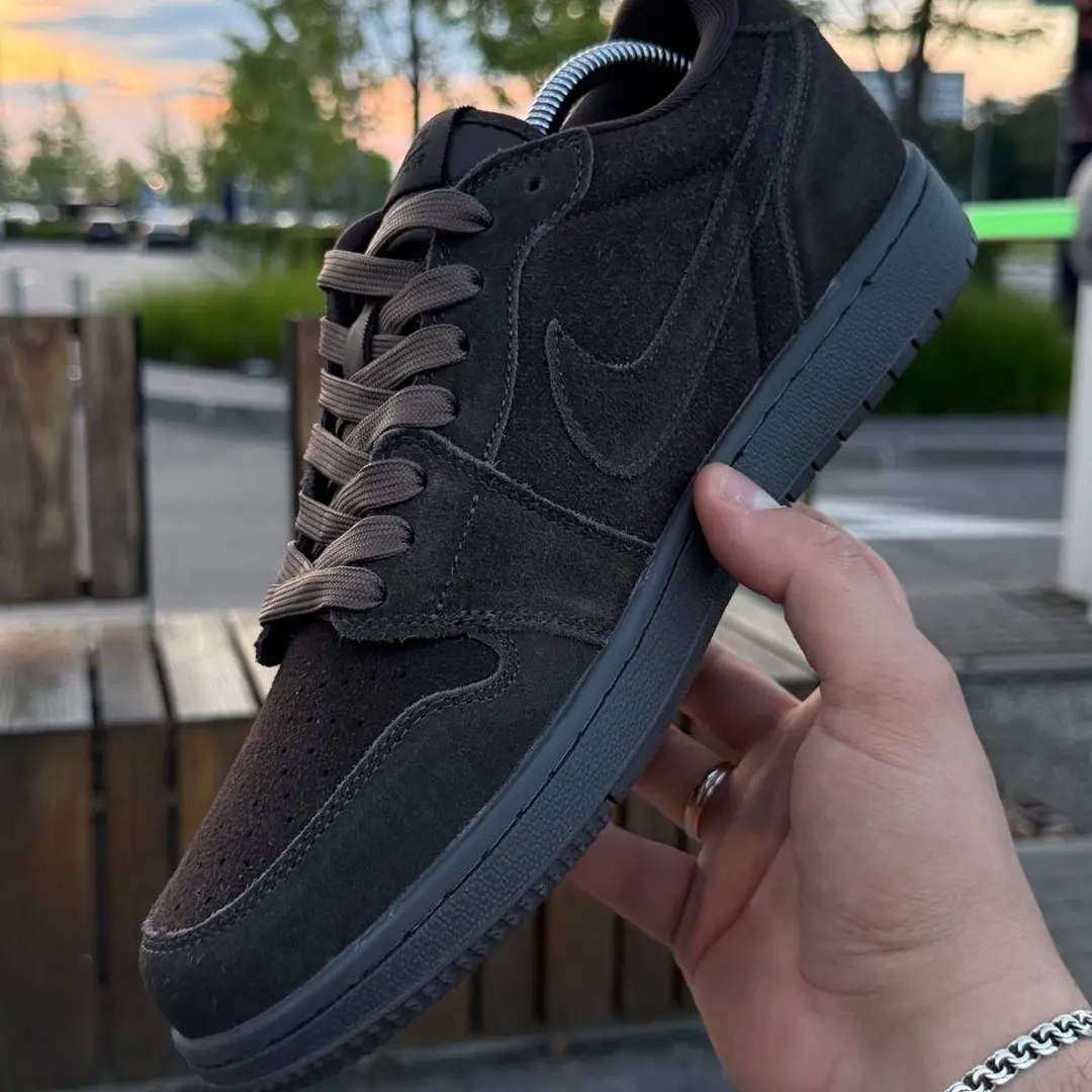 Nike Кросівки Nike Air Jordan low x Travis Scott (chocolate) Орхідея