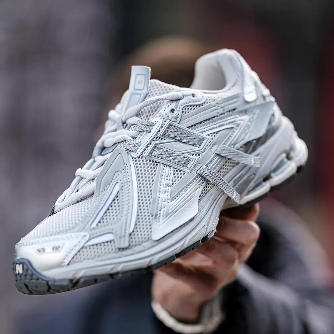 Кросівки New Balance A Grey Silver Metallic MAG