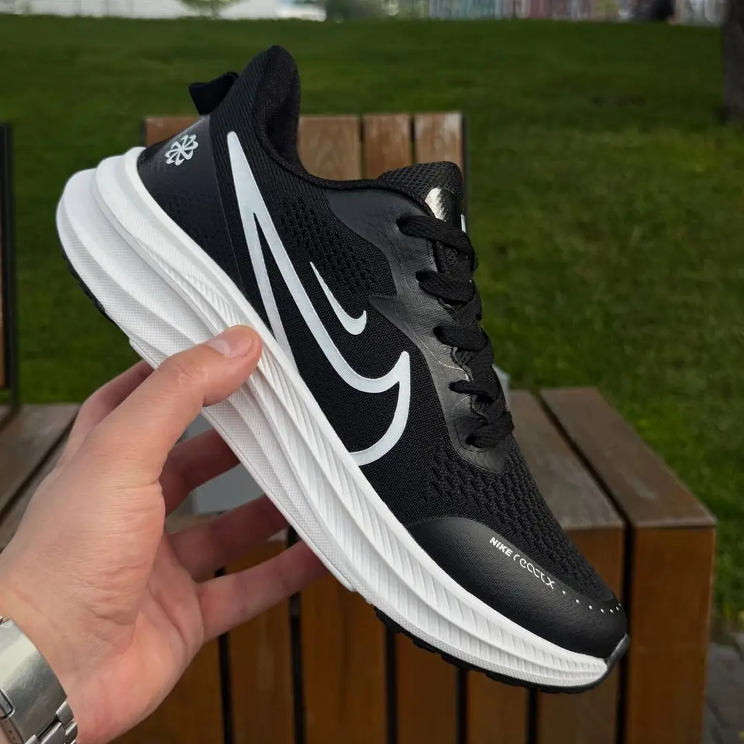 Кросівки літні Nike Vomero React X сітка (black & white)