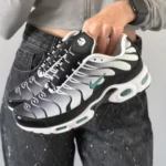 Nike Кросівки Nike Air Max Plus TN Black White Mint Орхідея