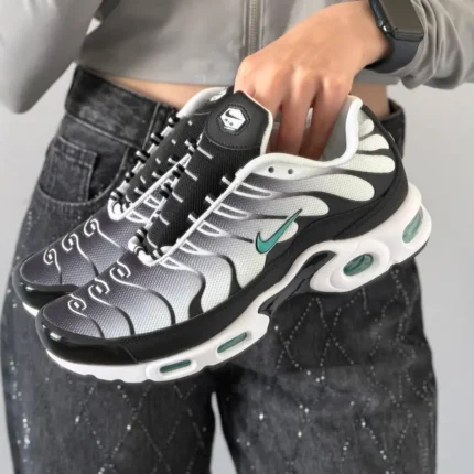 Nike Кросівки Nike Air Max Plus TN Black-White-Mint Орхідея