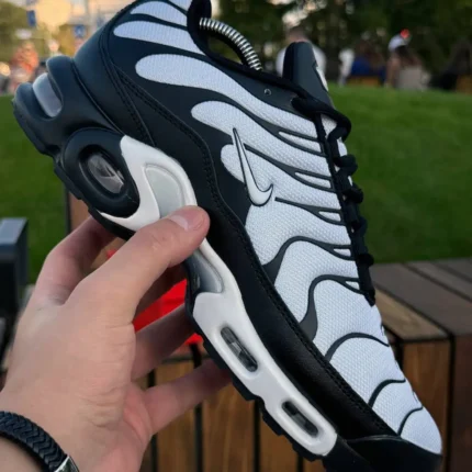 Nike Кросівки Nike Air TN Plus, білі з чорним (сіточка) Орхідея