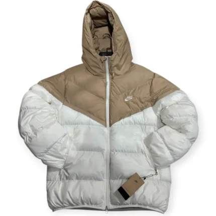 Жіночі зимові куртки Пуховик Nike Storm-Fit (білий з бежевим) Орхідея