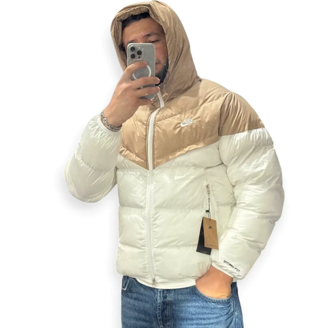 Зимові куртки Пуховик Nike Storm-Fit (білий з бежевим) Орхідея Зимові куртки Пуховик Nike Storm-Fit (білий з бежевим) Орхідея