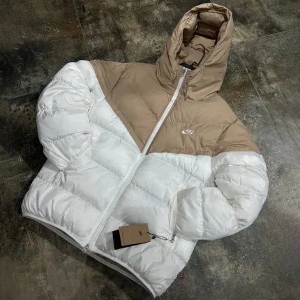 Жіночі зимові куртки Пуховик Nike Storm-Fit (білий з бежевим) Орхідея
